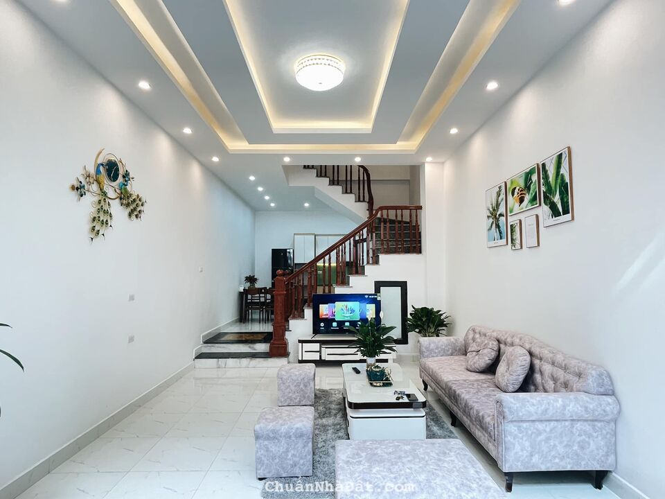 Hiếm siêu víp Trạm Trôi 32M, 5T, ô tô đỗ cổng giá 2.85tỷ