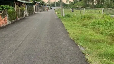 tôi chính chủ cần bán lô đất mt đường nhựa lộ giới 30m.Diện tích 5x40 thổ cư 150m giá 7xxxxx sổ riê