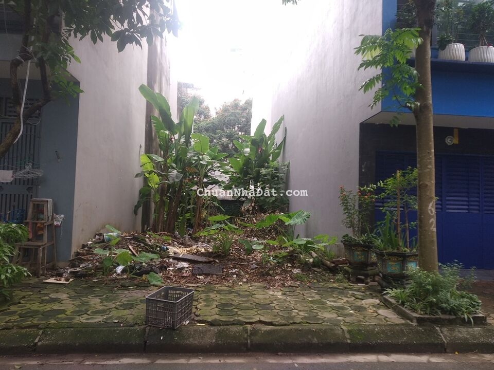 Tôi bán đất DV Hòa Bình khu C Yên Nghĩa gần ĐH Phenikaa 56m2 chỉ 5.28 tỷ. LH 0989.62.6116