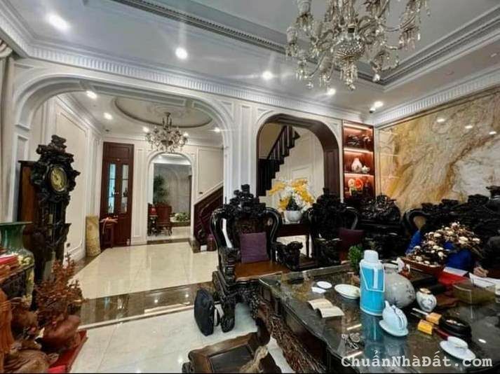 Tôi bán nhà mặt phố Phố Trạm sầm uất gần AEON Mall Long Biên 86m2 chỉ 19 tỷ. LH 0989.62.6116