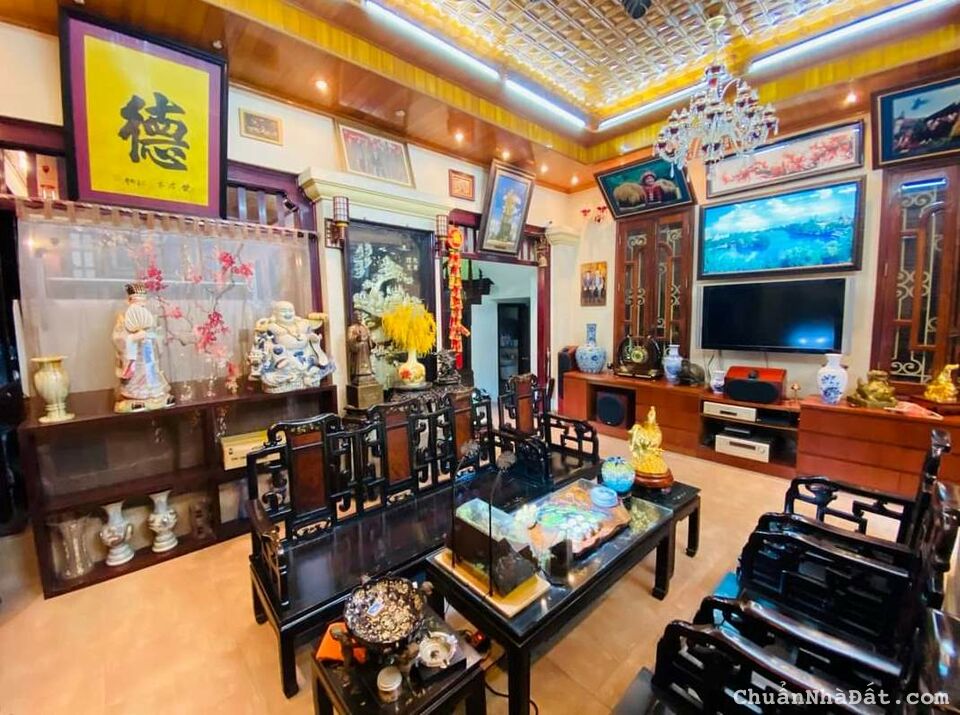 NHỈNH 30 tỷ, 102m2 mặt phố cổ Hàng Buồm sầm uất gần phố Hàng Ngang, Hàng Đường. LH 0989.62.6116 