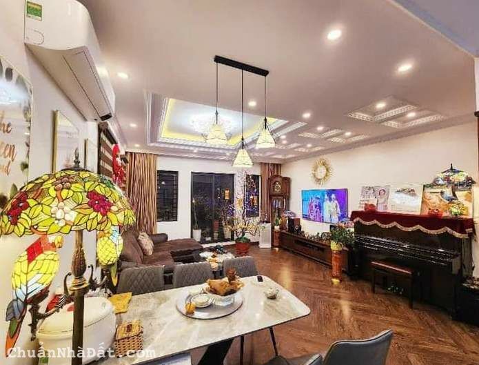 Tôi bán nhà Mặt phố Phùng Hưng sầm uất gần Viện 103, 50m2 chỉ 11.68 tỷ. LH 0989.62.6116