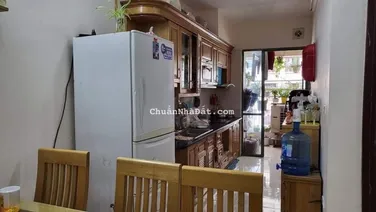 Bán căn 3 phòng ngủ Sky Light Minh Khai. DT 100 m2 có sổ đỏ chính chủ, giá chỉ hơn 3 tỷ