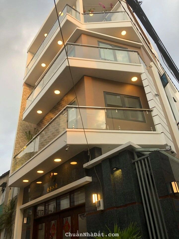 Bán biệt thự góc 2 mặt tiền đường Nguyễn Quang Bích, Quận Tân Bình, DT: 9,5m x 19m, giá 35 tỷ