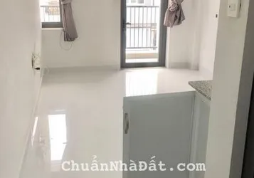 ĐẦU THÁNG TRỐNG 1 PHÒNG BAN CÔNG, CÓ MÁY LẠNH CÁCH ĐH VĂN LANG CS3 400M