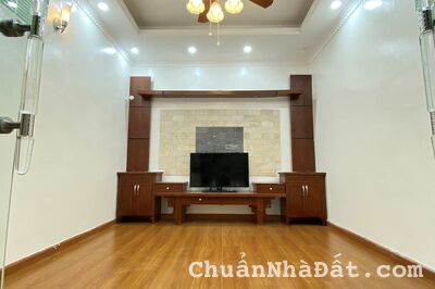 Bán nhà đường Lĩnh Nam 35m2*5T, NGÕ THOÁNG, TRƯỚC NHÀ RỘNG THOÁNG, TIỆN ÍCH BẠT NGÀN