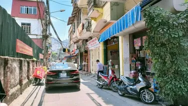 Nhà phân lô Ngã Tư Sở! 40m2x5T, MT 4m, oto vào nhà, 6 tỷ!