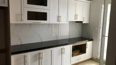 Căn hộ chung cư giá 1.7 tỷ DT 77m2 cách BigC Long Biên 5 phút