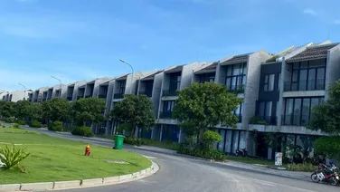 Bán nhà 2 mặt tiền 3 tầng ngay trung tâm TP Hội An giá rẻ đầu tư , kinh doanh.