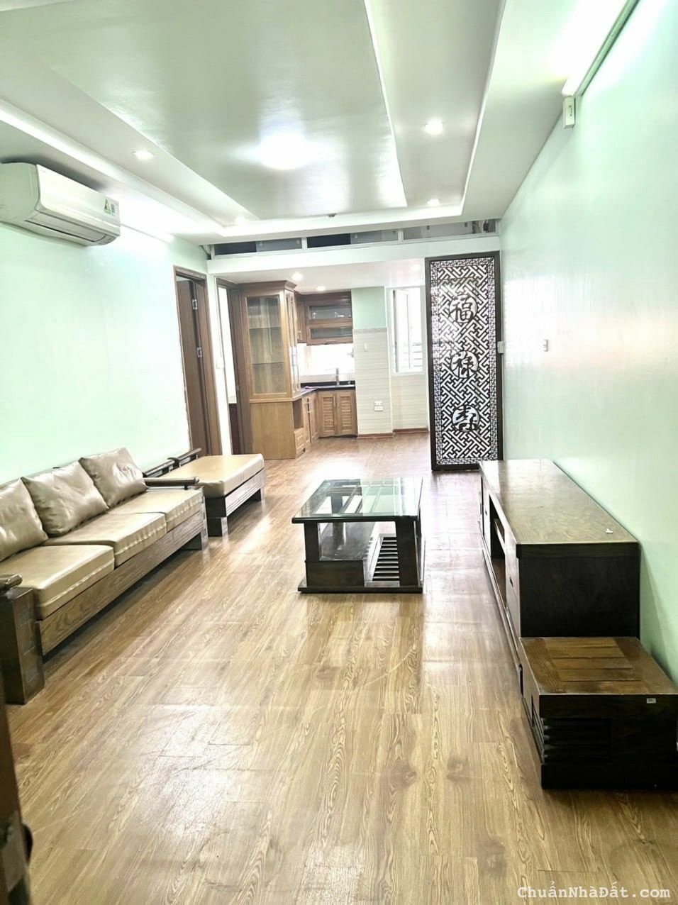 Cần bán gấp căn hộ 2 ngủ 70m2 khu đô thị Nam Trung Yên, tặng nội thất, chỉ 2.75 tỷ 