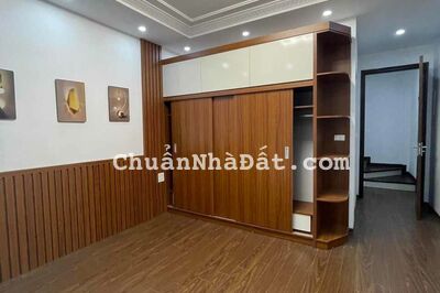 Bán Nhà Phố Hồng Tiến, Bồ Đề, 38m2, 5 Tầng, Lô Góc, Phân Lô, Ô Tô, Nhỉnh 5 Tỷ