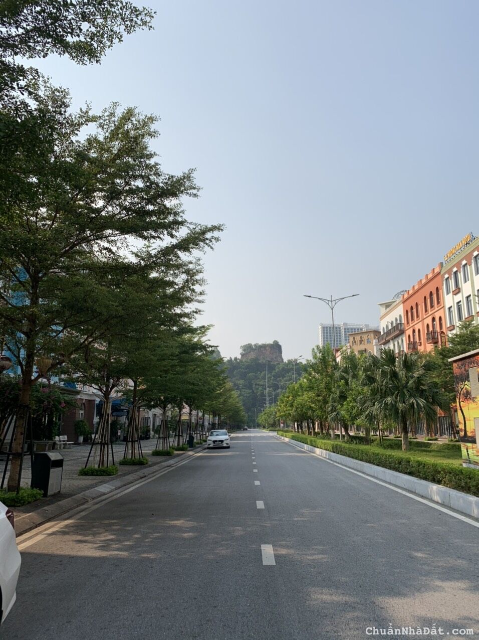 BÁN KHÁCH SẠN TRỤC ĐƯỜNG ĐÔI KHU SUN PREMIER VILLAGE - BÃI CHÁY - HẠ LONG.