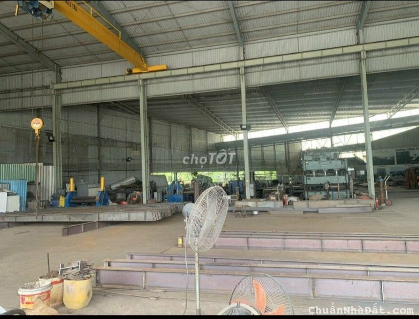 Cho thuê kho MT Nguyễn Hữu Thọ, Long Thới. DT:1200m2 đường xe container giá 90tr/tháng