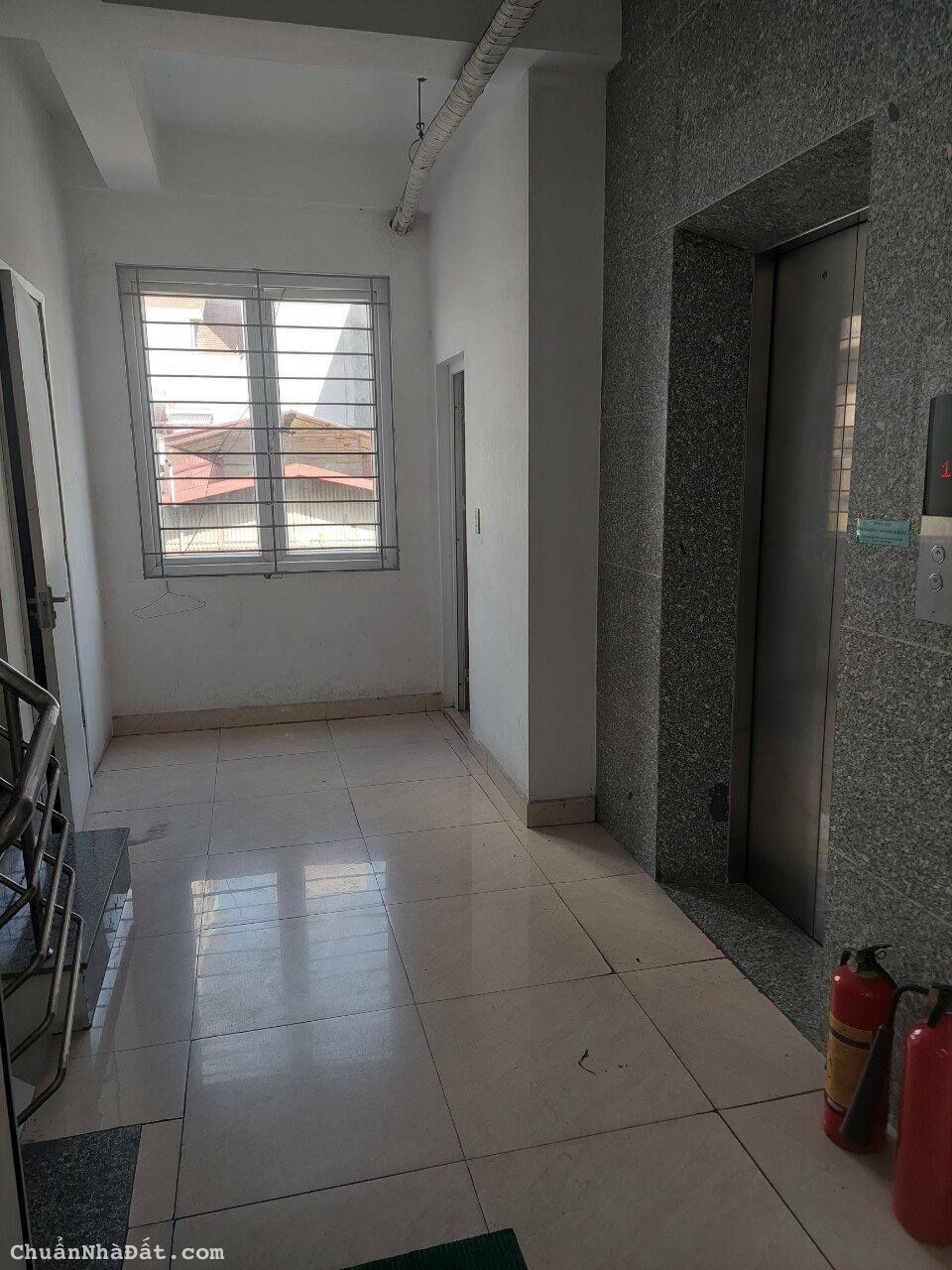 Cho thuê nhà có thang máy MP Lạc Trung, DT 120m x 6 tầng, MT 6m, chủ nhà thiện chí, Giá 90 triệu