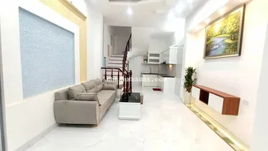 Bán nhà Hoàng Mai, Hoàng Mai 33m 5T Giá 3.48 tỷ, nhà mới đẹp, ngõ thông, tặng toàn bộ nội thất..