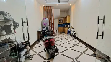 Nhà đẹp gần phố, Ngõ Giếng Mứt rộng, Bạch Mai, trung tâm Hai Bà Trưng 32m 5T MT 3.4m, Giá 4.3 tỷ.