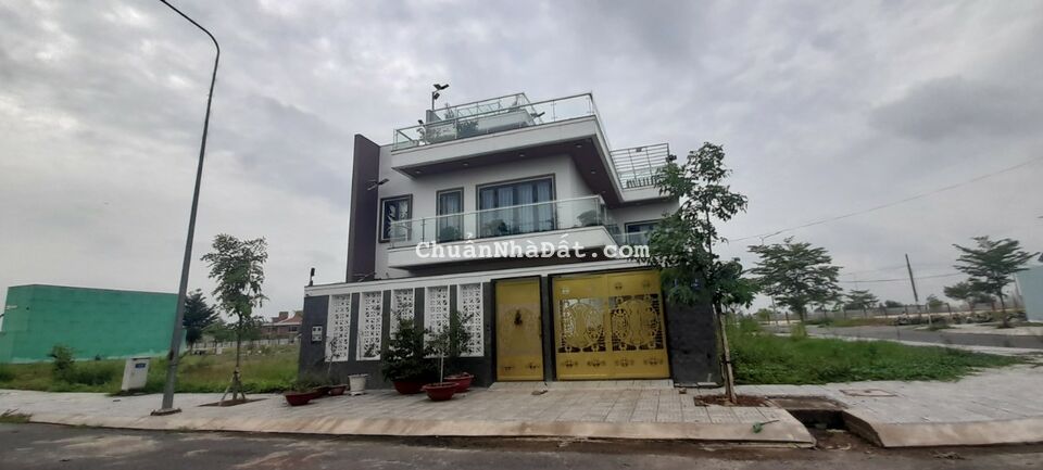 GÀ ĐẺ TRỨNG VÀNG CỦA GIỚI ĐẦU TƯ