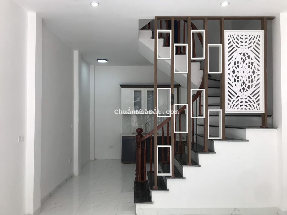 Nhà mới 197 Phúc Lợi ngõ oto chạy qua chỉ nhô 2 tỷ 