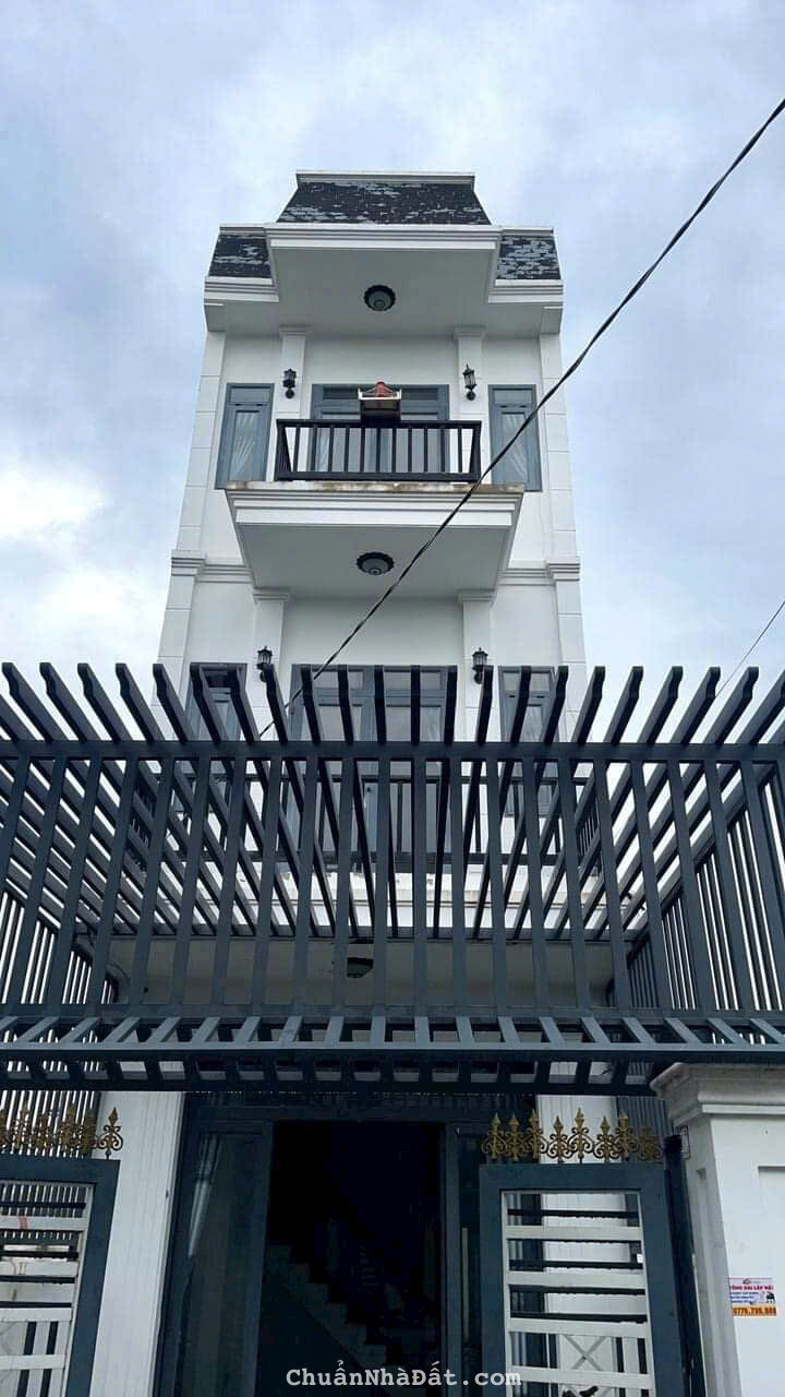 Chủ kẹt tiền bán lỗ căn nhà tâm huyết 1 trệt 2 lầu 90m2 Long Thượng Cần giuộc chỉ 2 tỏi