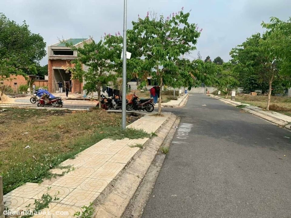 Kẹt tiền cuối năm bán gấp lô đất Long An