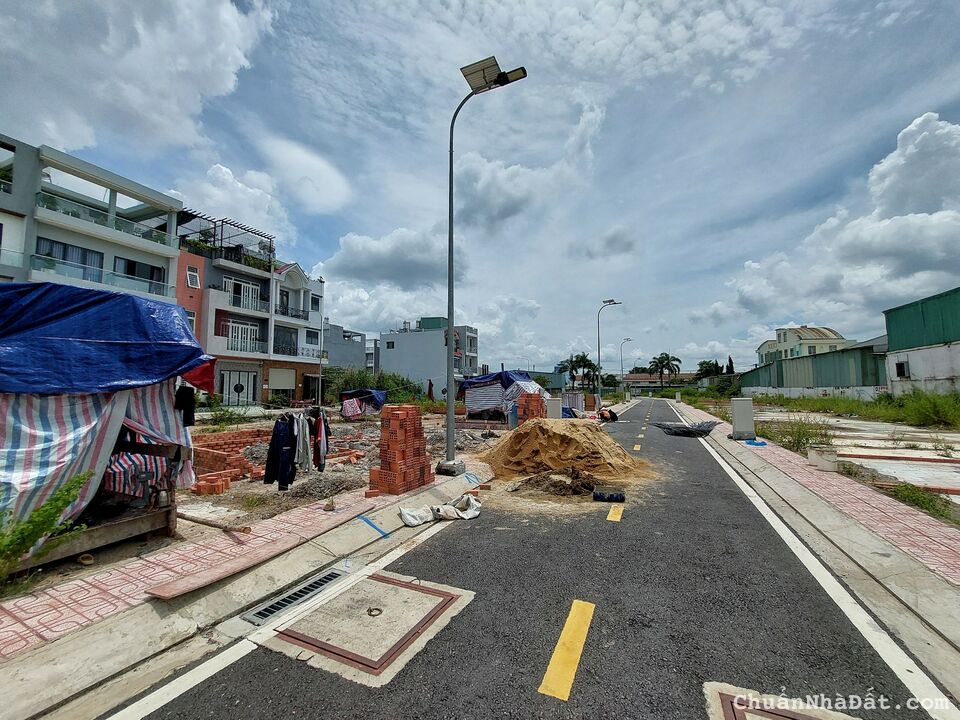 Đất nền Q.Bình Tân, còn 3 lô .các nền đang xây dựng