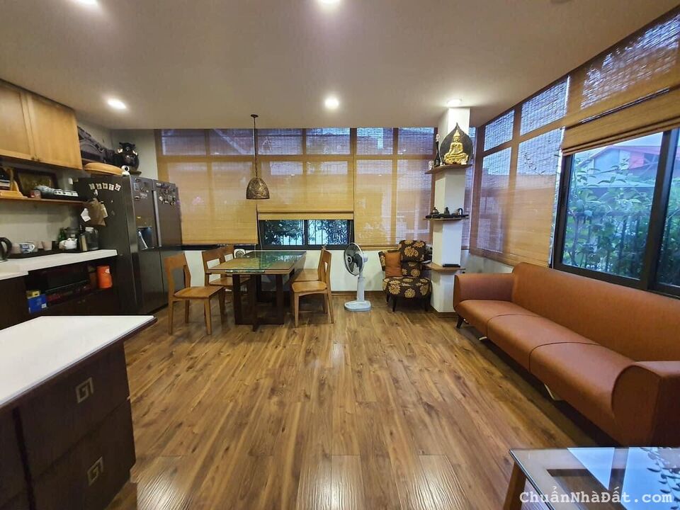 Bán nhà 6 tầng, lô góc, 2 mặt ô tô tránh, kinh doanh Văn phòng Hồ Ba Mẫu Quận Đống Đa.