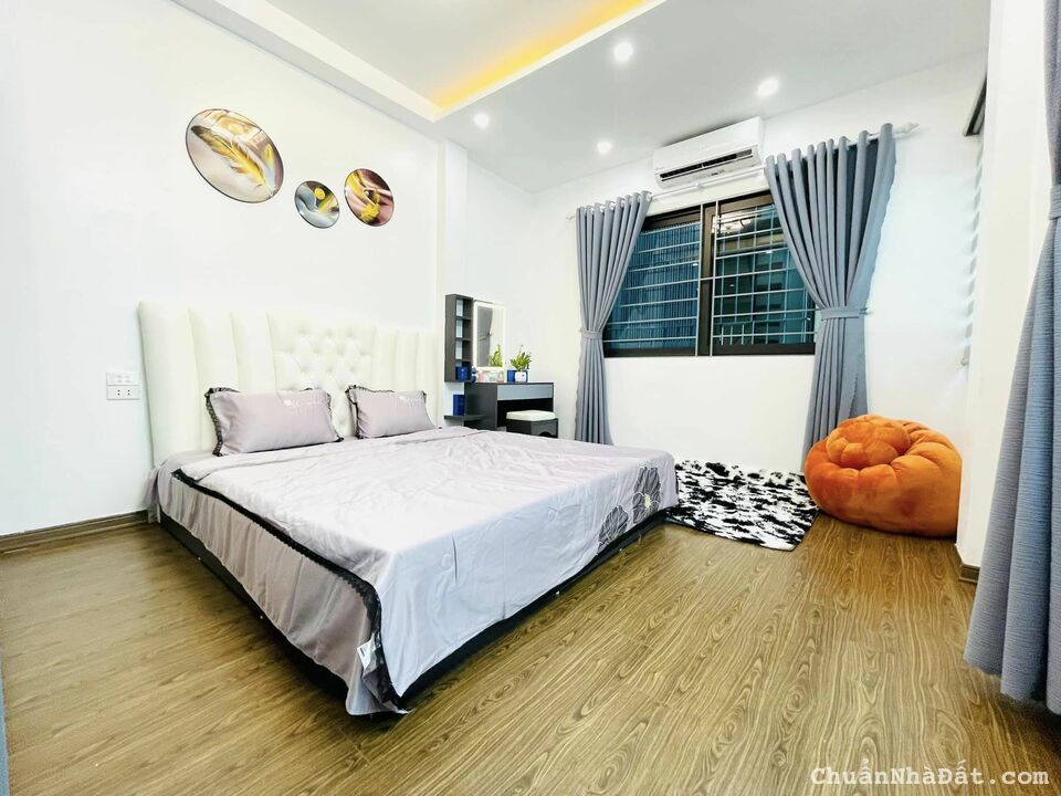 TRUNG TÂM HAI BÀ TRƯNG-NGÕ THÔNG - NHÀ ĐẸP Ở NGAY - MẶT TIỀN RỘNG -  DT 32mx5T 