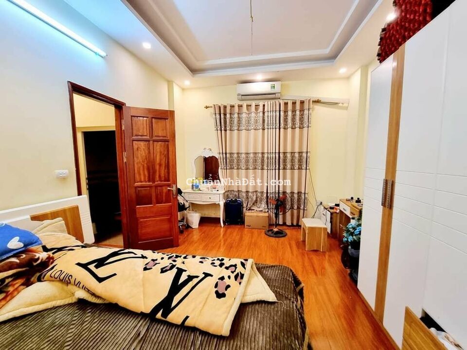 TRUNG TÂM HAI BÀ TRƯNG-NGÕ THÔNG - NHÀ ĐẸP Ở NGAY - MẶT TIỀN RỘNG -  DT 32mx5T 