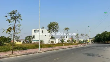 Chính chủ cần bán 2 lô liền kề đối lưng shophouse ,gần UBND thị xã Điện Bàn