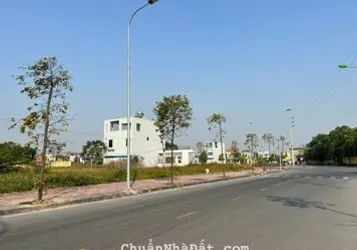 Chính chủ cần bán 2 lô liền kề đối lưng shophouse ,gần UBND thị xã Điện Bàn