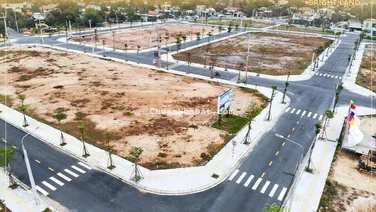 Cần Tiền! Chính chủ bán gấp cặp liền kề 360m2 đối diện khu du lịch nghĩ dưỡng