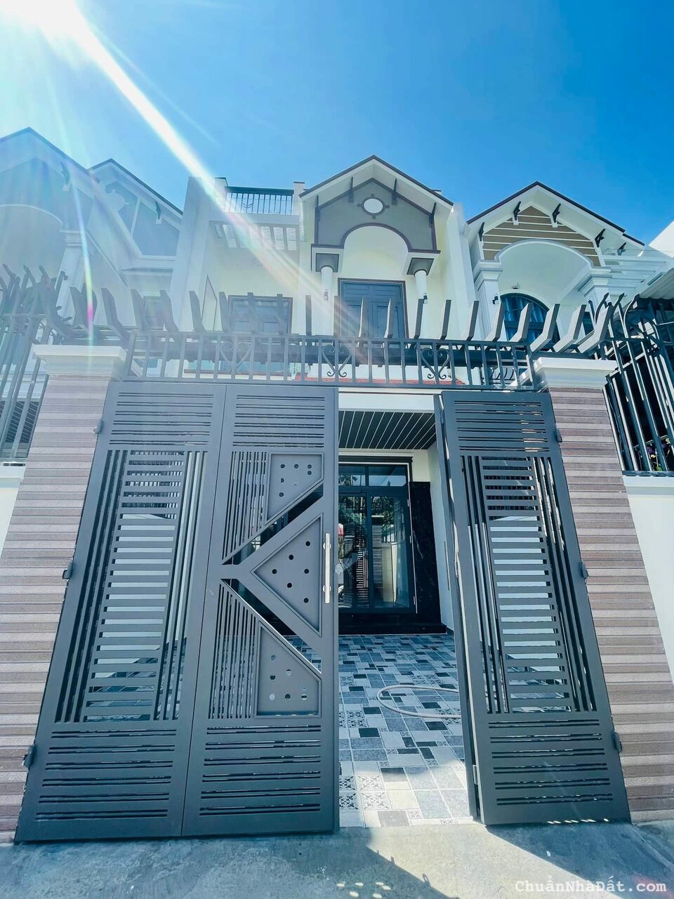 Bán nhà 2 tầng có sân để ô tô. Hẻm đường gò cây sung. Dân trí cao hướng tây bắc giá 2 tỷ 850