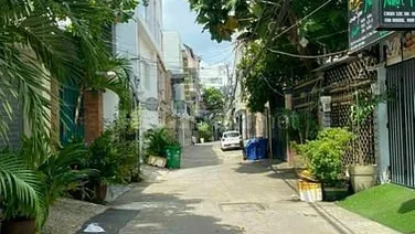 Bán nhà mới sát bên chợ Bà Chiểu. DT: 40m2, 5,5 tỷ
