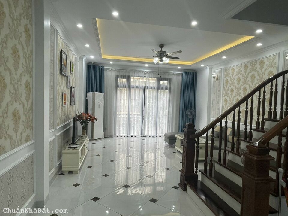 Bán nhà dv văn la 50m2 x 7 tầng, thang máy, vỉa hè, kd