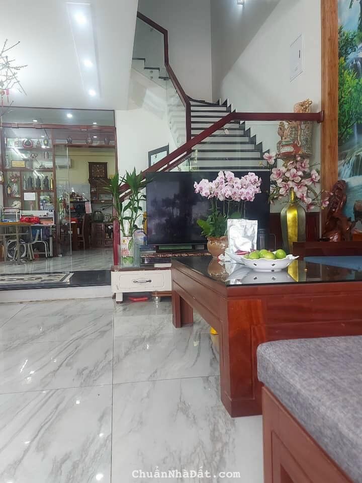 Bán nhà mặt phố phường Ngọc Châu, TP HD, 72.5m2, mt 5m, 3.5 tầng, 3 ngủ, KD buôn bán