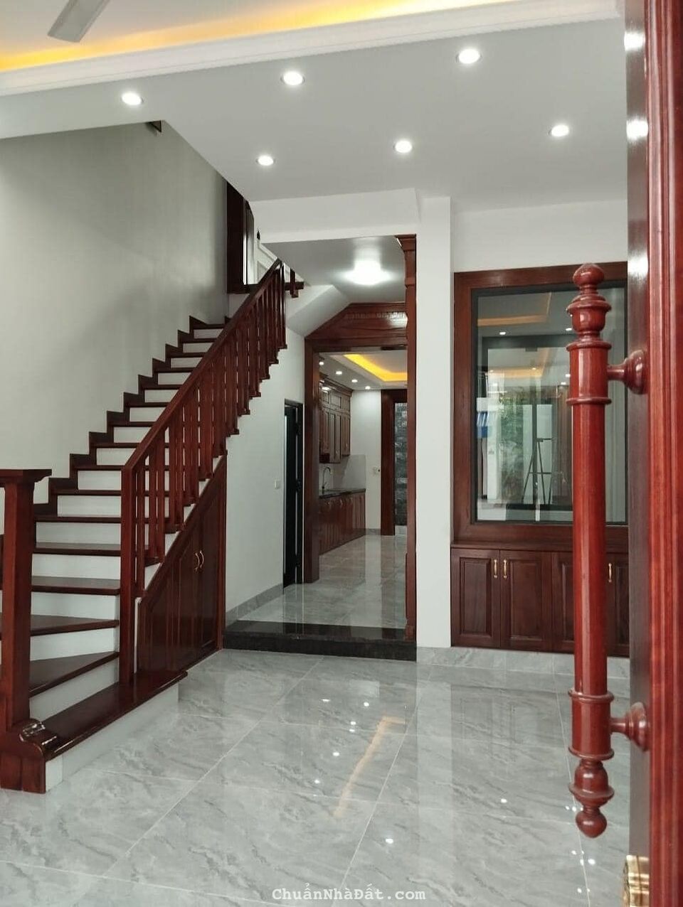 Bán nhà 4 tầng trục chính 20.5m KĐT Tân Phú Hưng, TP HD, 67.5m2, mt 4.5m, 4 ngủ, thang máy chờ