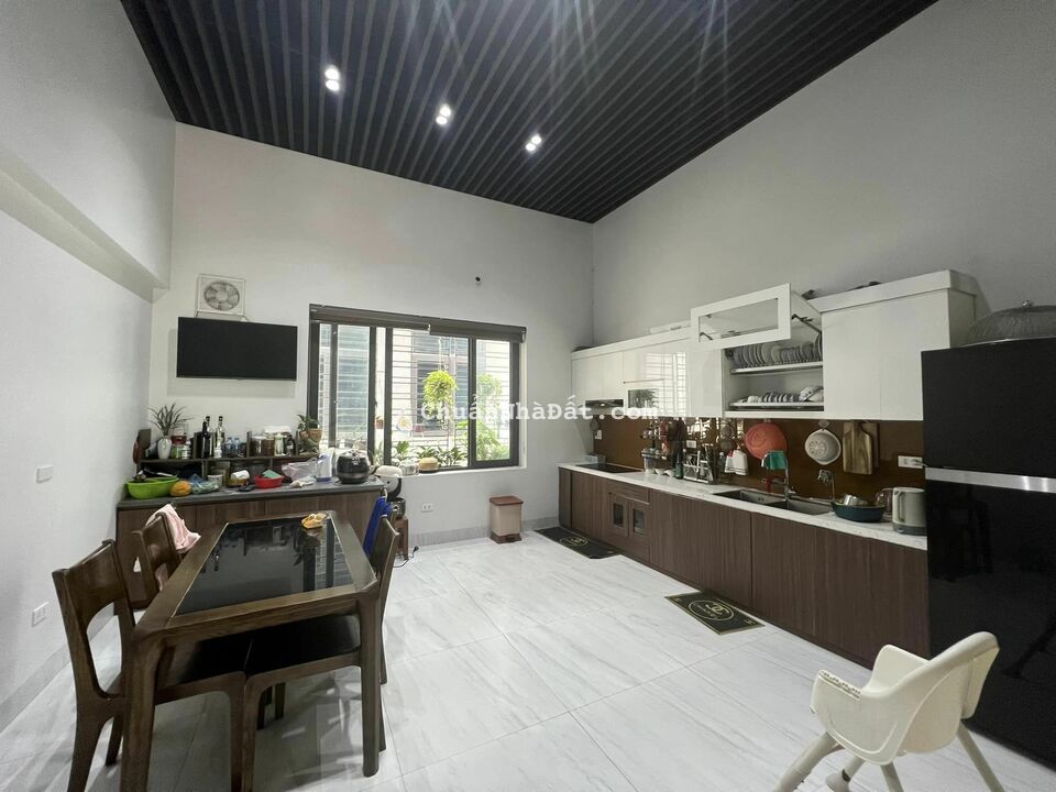 Bán nhà mặt đường đôi Hoàng Quốc Việt, TP Hải Dương, 65m2, mt 5m, 4 tầng, giá 6.x tỷ