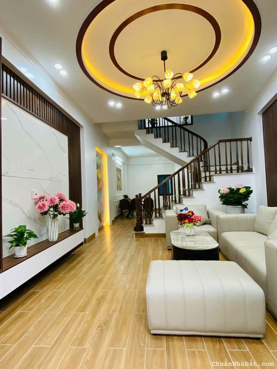 Bán nhà 3 tầng ngõ phố Tuệ Tĩnh, TP HD, 50m2, 3 ngủ, 3 vs, ngõ oto vào tận nơi, giá tốt