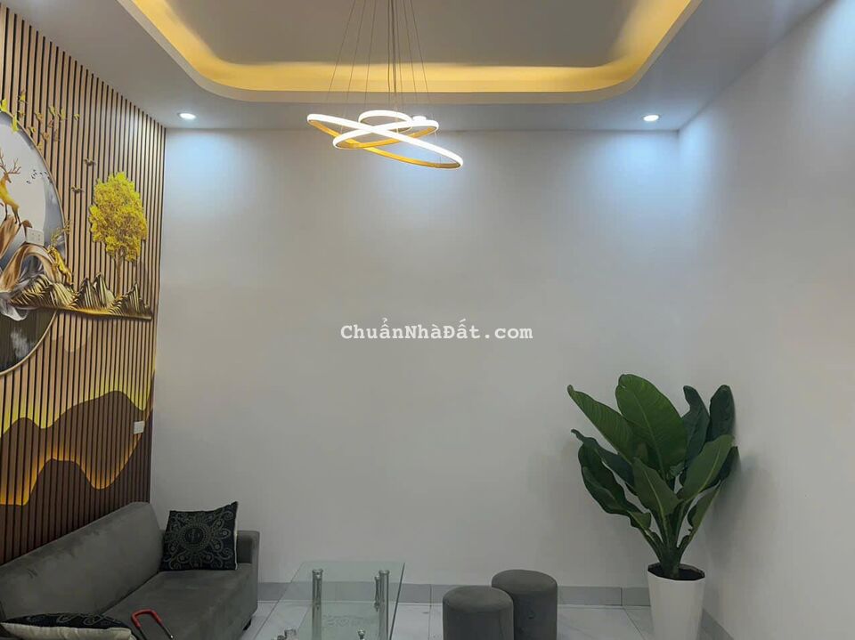 Bán căn nhà 2 tầng ngõ phố Nguyễn Hữu Cầu, ph Ngọc Châu, TP HD, 75m2, 3 ngủ, gần chợ