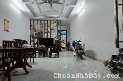 Bán nhà ngõ đường Nguyễn Lương Bằng, TP HD, 94.2m2, mt 5.39m, 3 ngủ, ngõ oto thông
