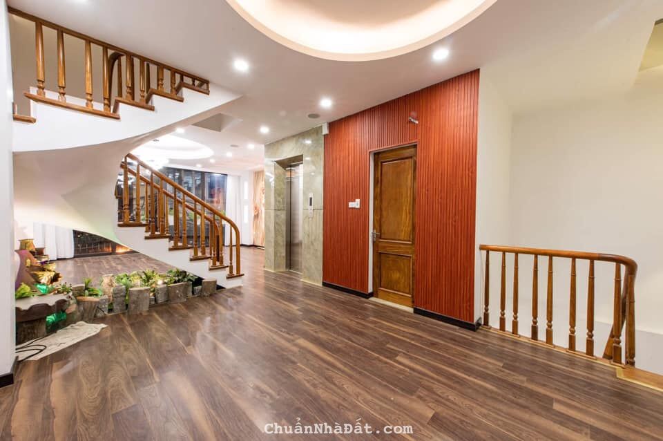 Bán nhà  siêu đẹp, Lạc Long Quân, Tây Hồ, 45m, 5 tầng, MT 4m, nhỉnh 4 tỷ, nhà đẹp ở luôn.