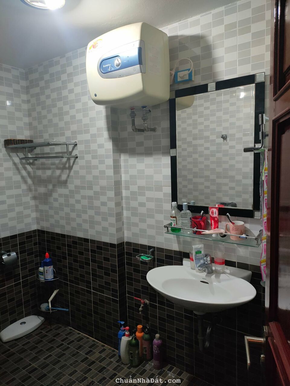 BÁN NHÀ MẶT PHỐ HOÀNG HOA THÁM-BA ĐÌNH. DT120M, 4T, MT6.8M. GIÁ 24.8 TỶ.