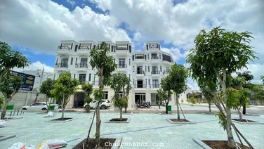 KDC biệt lập - An ninh, tiện nghi - cập QL 1A 50m - hồ bơi, công viên, tiện ích đầy đủ