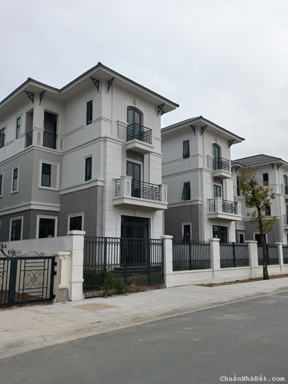 Biệt thự 216m2 không gian sống xanh - đẳng cấp , căn hoa hậu của dự án