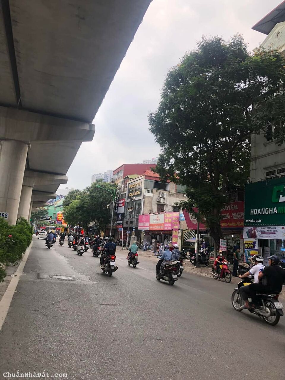 BÁN ĐẤT VỊ TRÍ VÀNG PHỐ CẦU GIẤY - Ô TÔ ĐỖ CỬA MẶT NGÕ KINH DOANH CÁCH PHỐ 20M