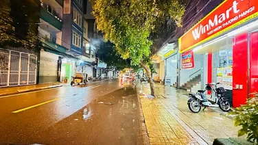 MẶT PHỐ TÂN ẤP - VỊ TRÍ ĐẮC ĐỊA - TT QUẬN BA ĐÌNH - KINH DOANH SẦM UẤT - DT 240M2 NHỈNH 2X TỶ