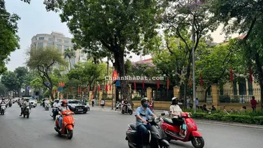 MẶT PHỐ HÀNG BÀI - VỊ TRÍ ĐẮC ĐỊA TT QUẬN HOÀN KIẾM - KINH DOANH - DT 895M2 GIÁ CHÀO 7XX TỶ