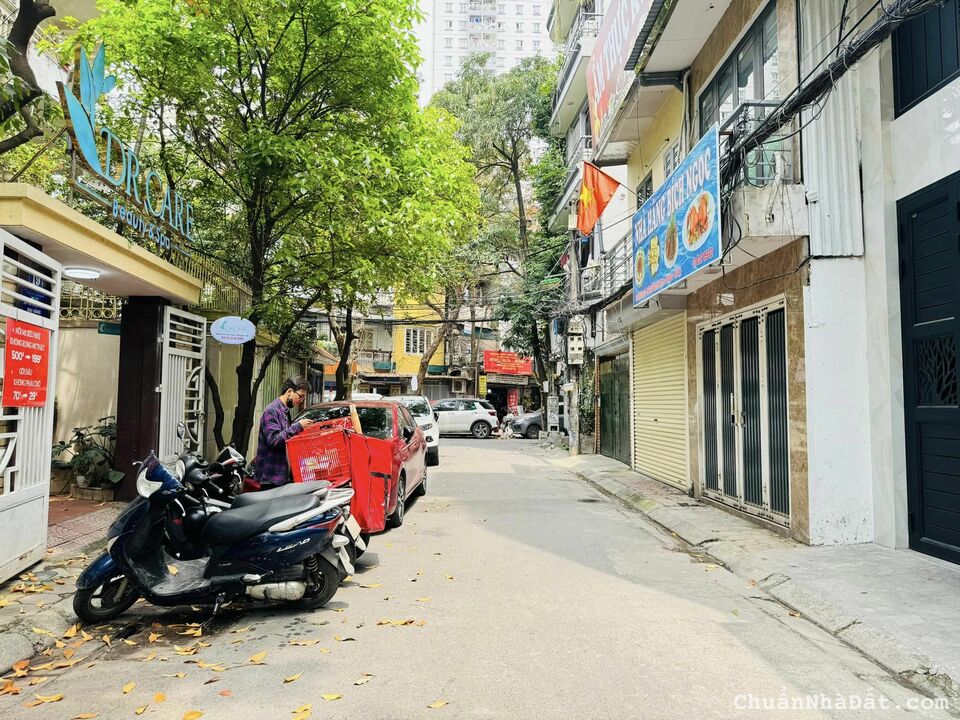 BÁN NHÀ NGÕ 180 PHỐ THÁI THỊNH - VỊ TRÍ ĐẮC ĐỊA NGÕ TO NHƯ PHỐ - Ô TÔ TRÁNH KINH DOANH SẦM UẤT 