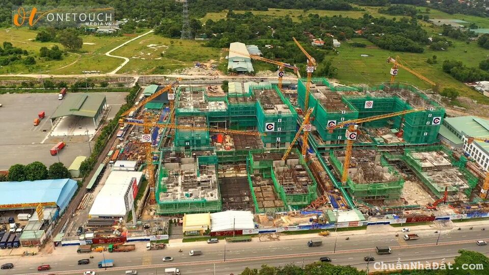 Cần bán căn hộ 2PN mặt tiền QL13 gần sân Golf Sông bé