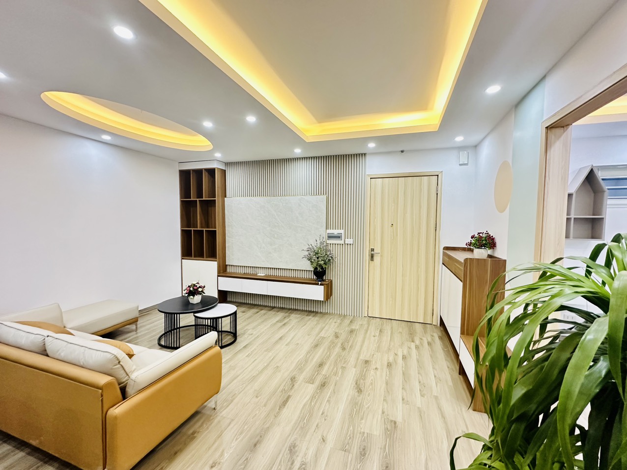 Cần bán nhanh căn hộ 2+1 phòng ngủ, full nội thất thiết kế đồng bộ tại KDT Thanh Hà Cienco 5